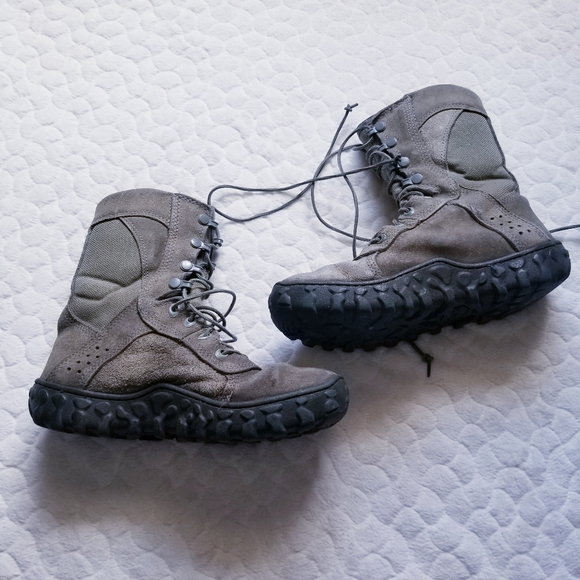 abu combat boots
